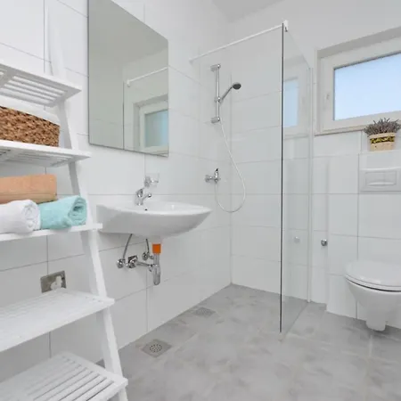 Feriehus Ferienhaus In Mit Grill Pakoštane